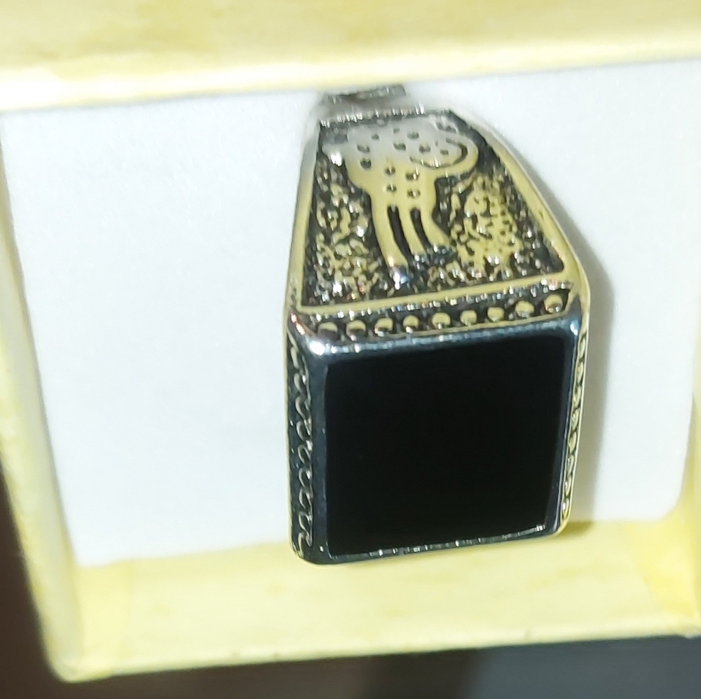 Silver Ring - Picture 4 of 9